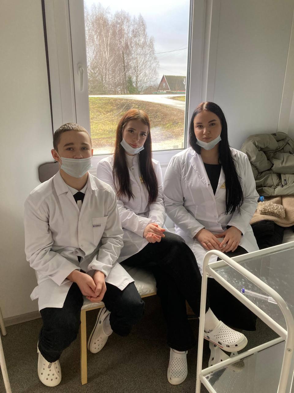 14 ноября 2025 г. бригада медиков и студентов-медиков провела акцию в селе Усть-Уза.