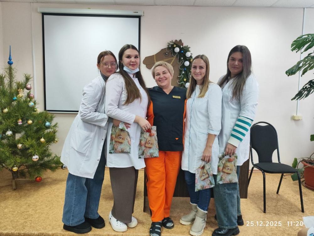 Сегодня в Шемышейской участковой больнице состоялось посвящение в профессию молодых специалистов (медицинских сестер и фельдшеров).