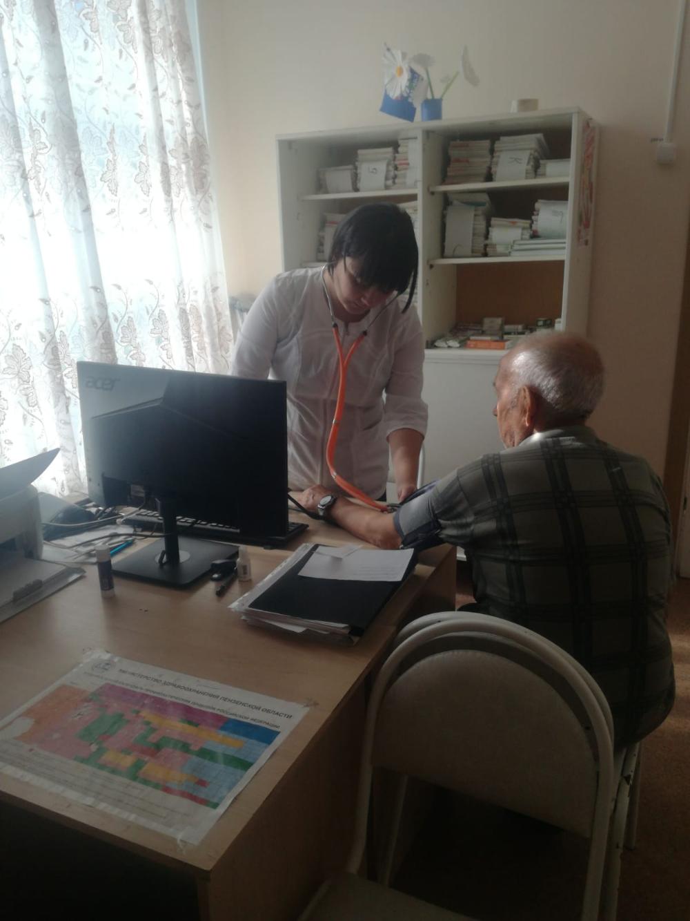 Выездные формы работы уже стали привычными для сотрудников амбулаторной службы Шемышейской участковой больницы.