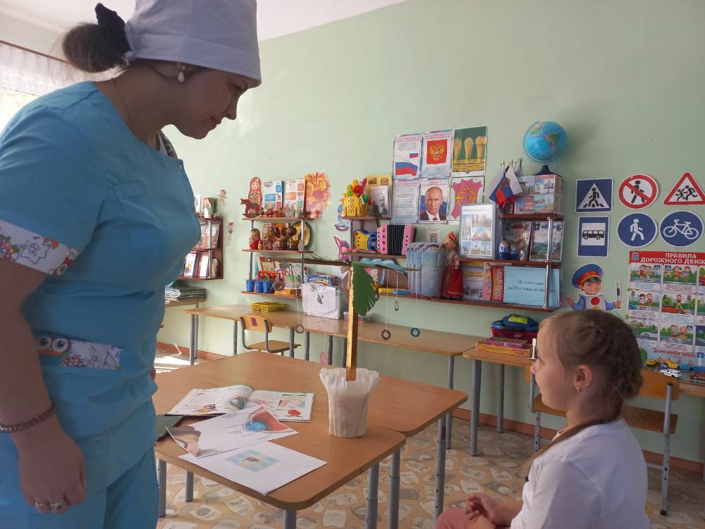 9 октября, в День зрения в МБДОУ №3, медицинской сестрой Цуриковой Ю.В. проведена беседа с малышами, объяснив им, как важен для нас хороший глаз.