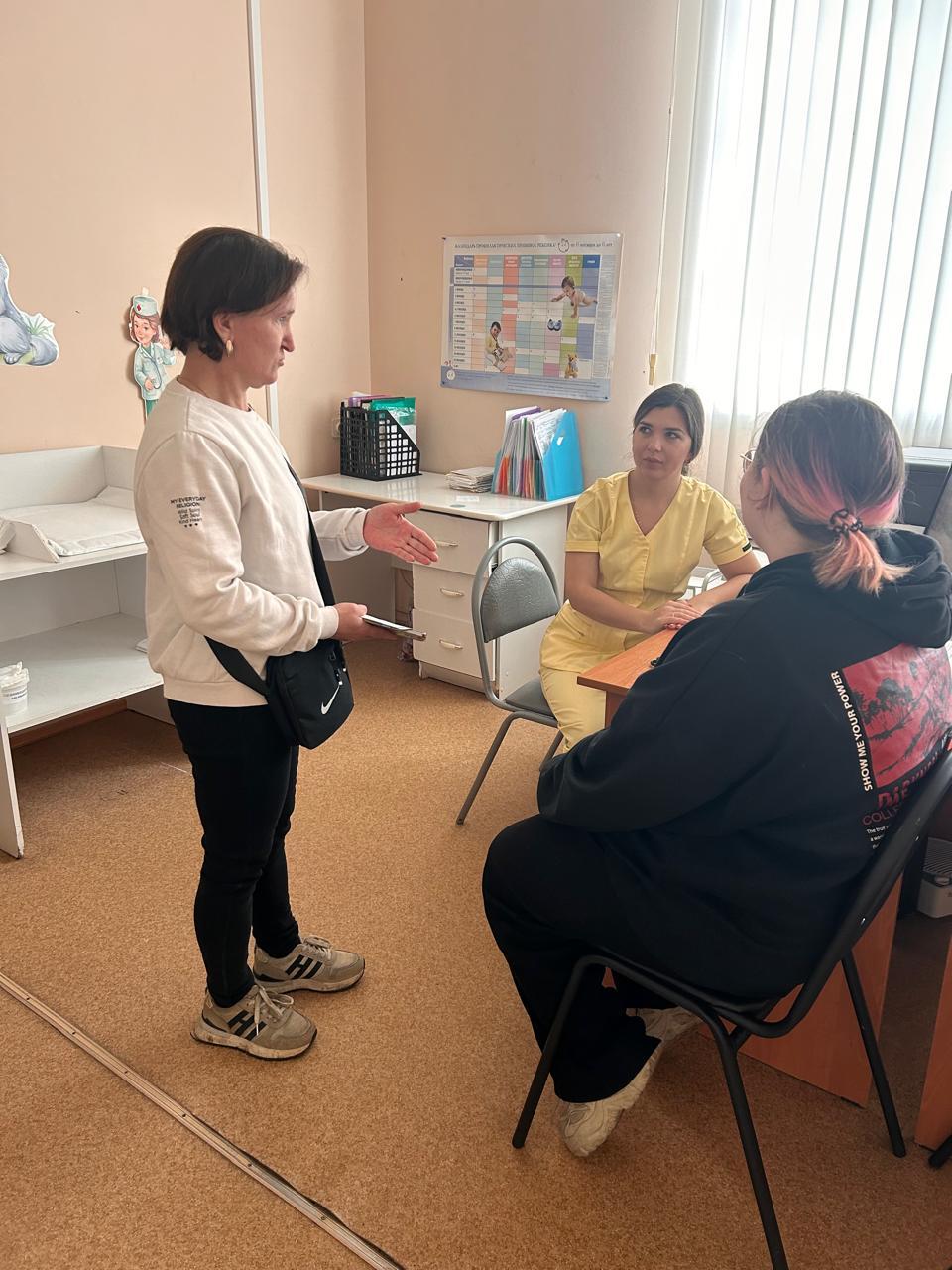 Врачи Шемышейской участковой больницы продолжают вести активный диалог с родителями, принимающими решения отказаться от профилактических прививок своим детям.